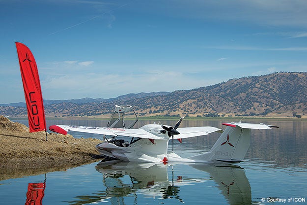 The Icon A5 combines the best of boats and airplanes.