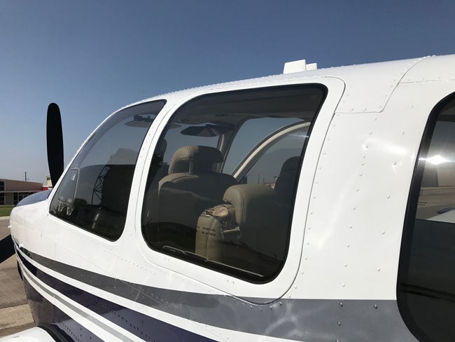 Beechcraft Bonanza G36 windows