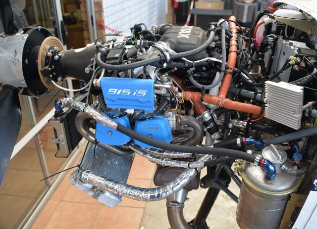 Rotax 915 iS aero engine