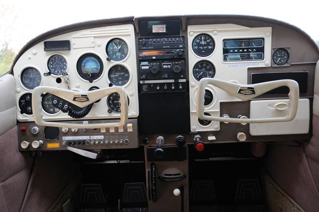 Cessna 182 Skylane panel