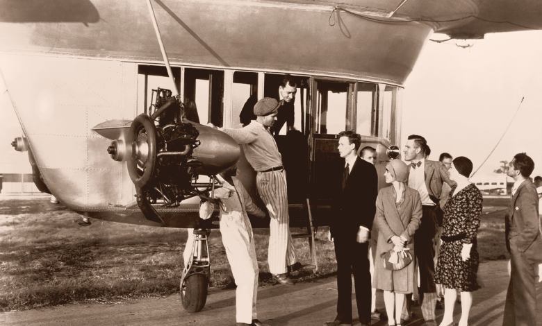 Charles Lindbergh talking to a blimp pilot