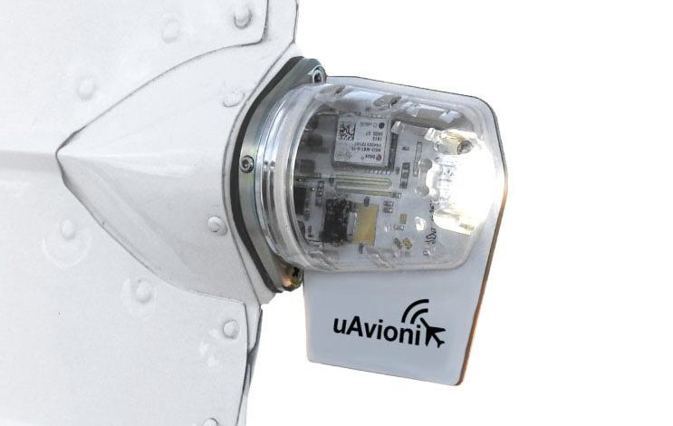 UAvionix tailBeacon
