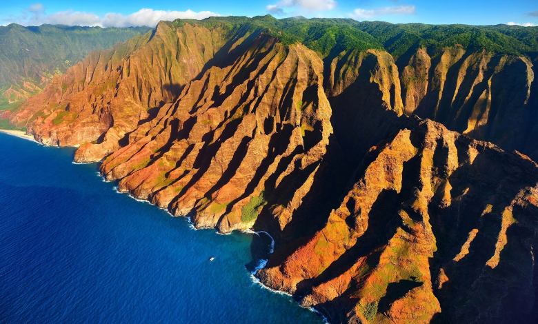Aerial view of Na Pali coast, Kauai, Hawaii