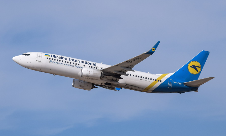 Ukraine International Boeing 7373-800