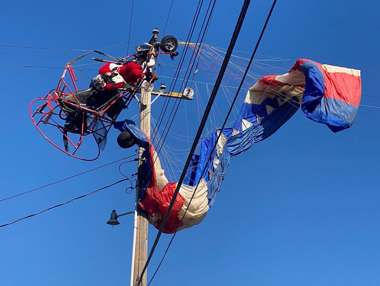 Santa caught in power lines. Photo courtesy of CHP ’ North Sacramento