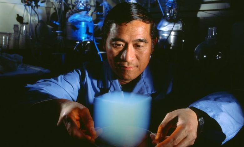 Dr. Peter Tsou of NASA working with Graphene Aerogels