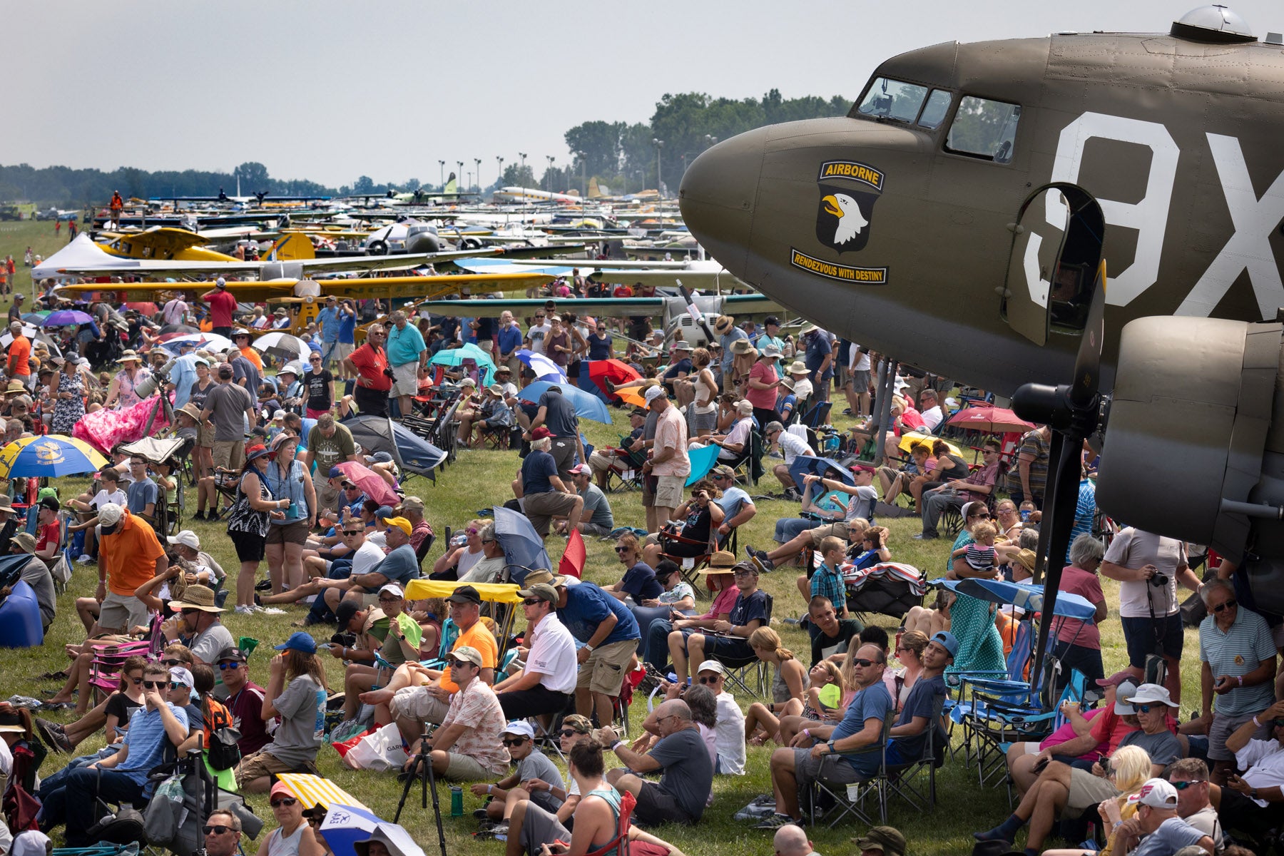 Air show crowd