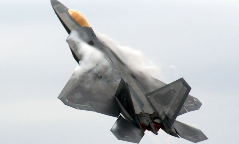 F-22 Raptor - 5 Barriers Aviation Innovators Busted - Plane & Pilot