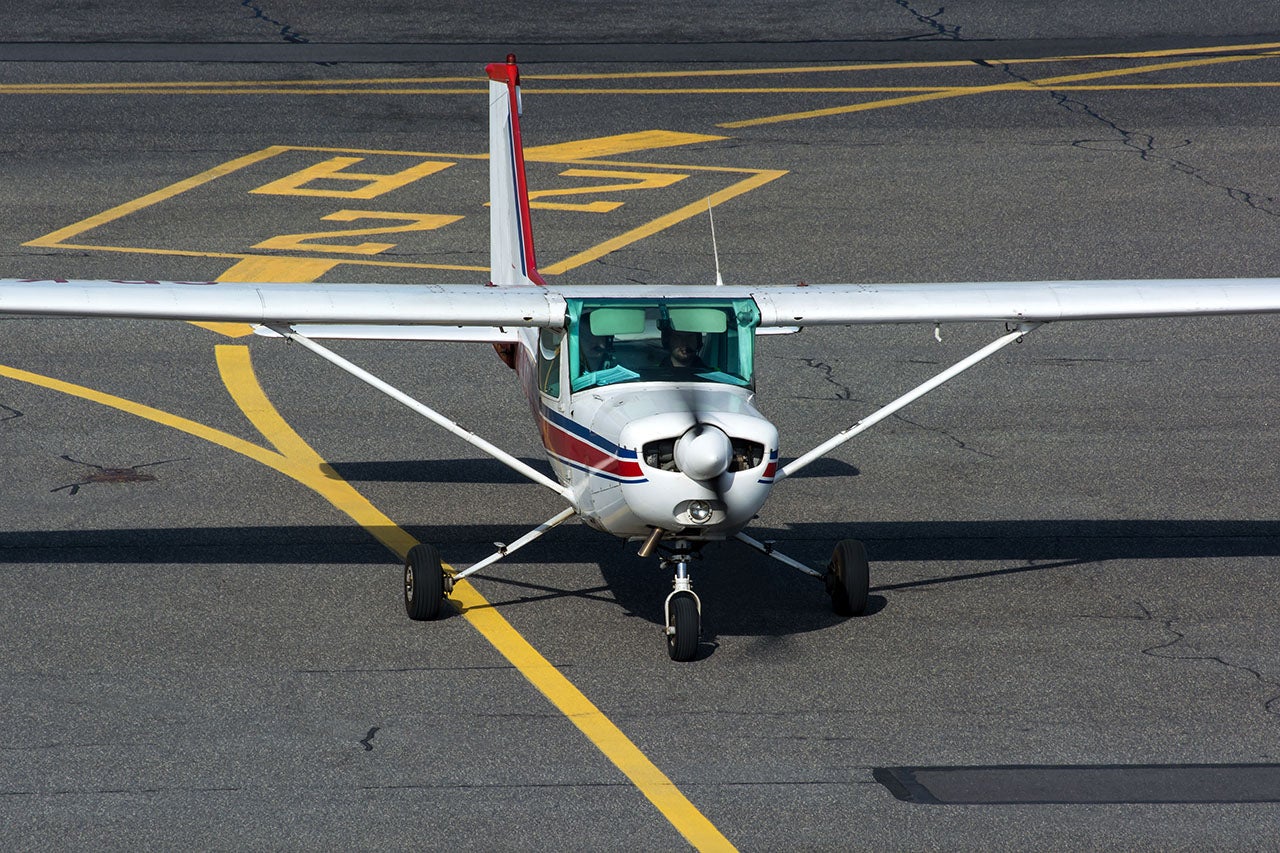Tips To Taxi To And From The Runway Safely - Plane & Pilot