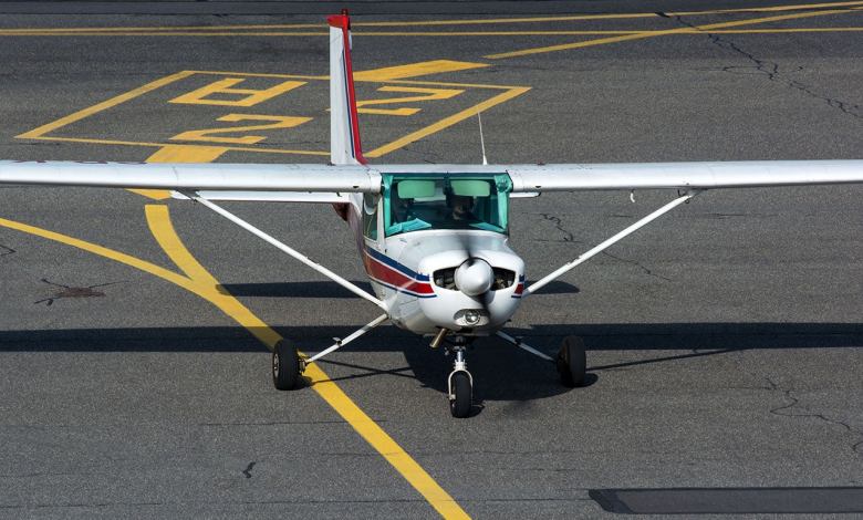 Tips To Taxi To And From The Runway Safely - Plane & Pilot