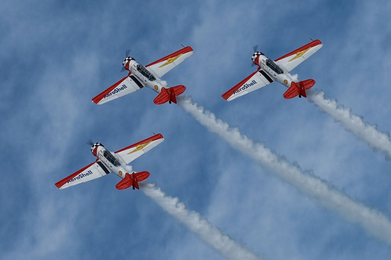 Aeroshell Team - Oshkosh AirVenture Tuesday 2022