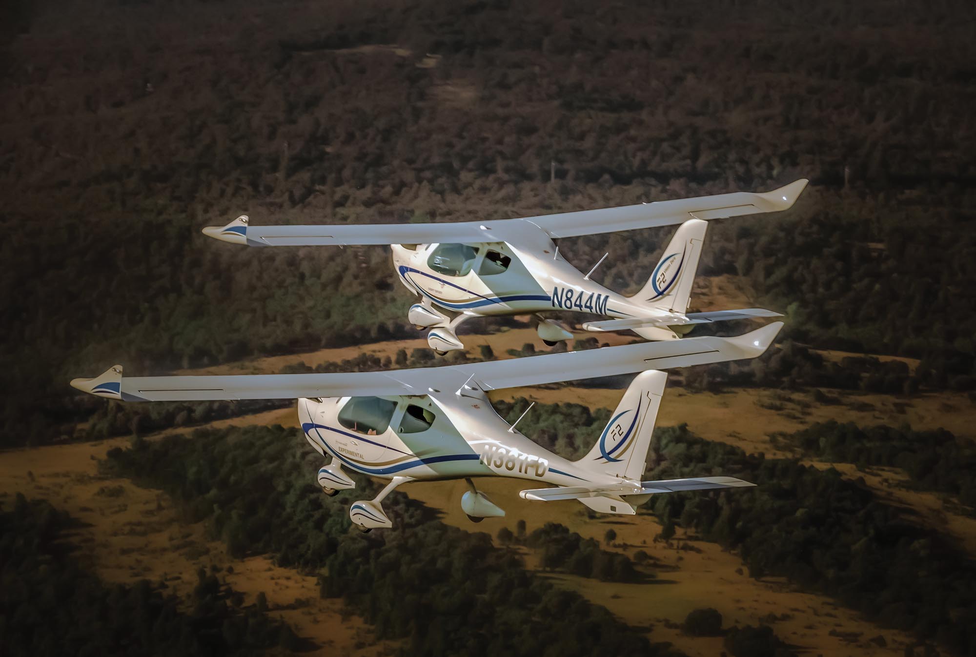 Flight Design F2 formation