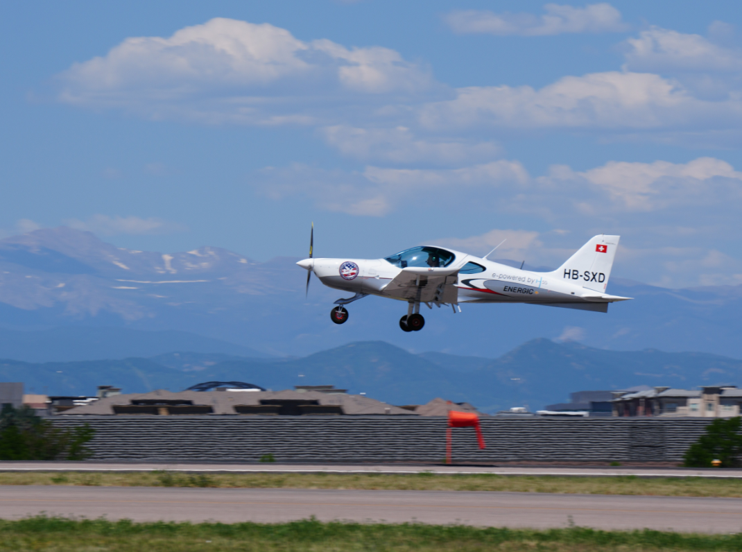 [Credit: Centennial Airport]