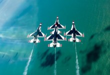 United States Air Force Thunderbirds perform at Cocoa Beach in 2014. [Credit: Wikimedia Commons]
