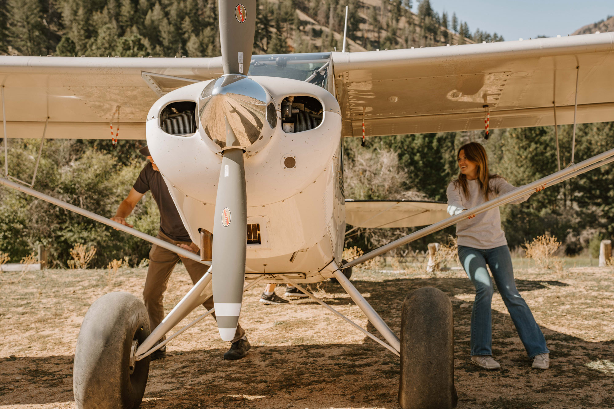 McLeod positions an Aviat Husky in the Idaho Backcountry. [Credit: Jordan Lefler]