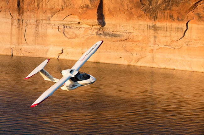 ICON Aircraft A5 low-level maneuvering