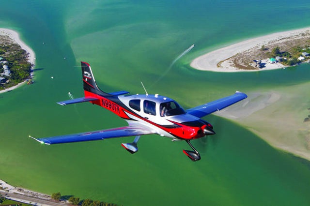 Cirrus 7,000 SR22